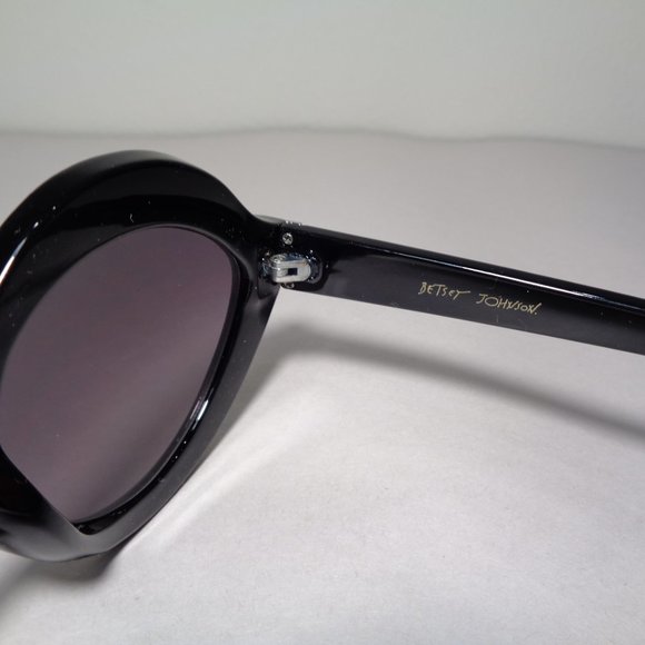 Betsey Johnson CECILIA New Women\'s Sunglasses main image 9